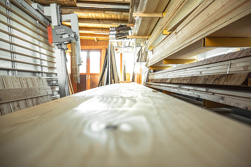 Holzplatten der Tischlerei in Kiel